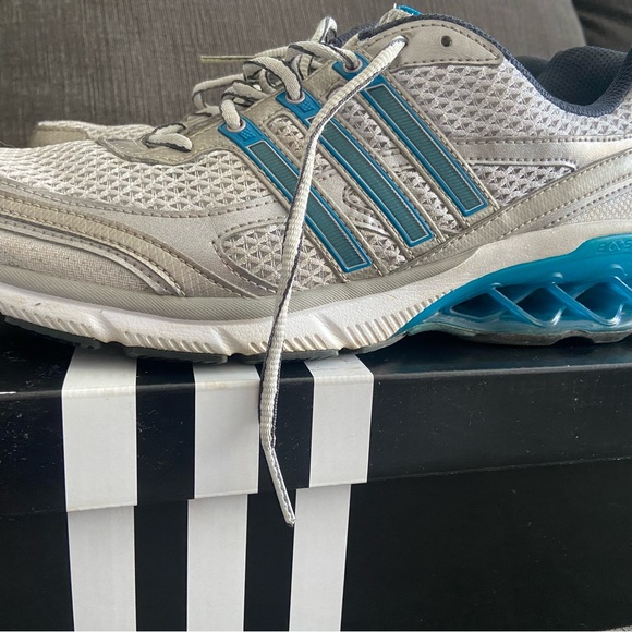 Retro Adidas Boost running shoes - Picture 6 of 8